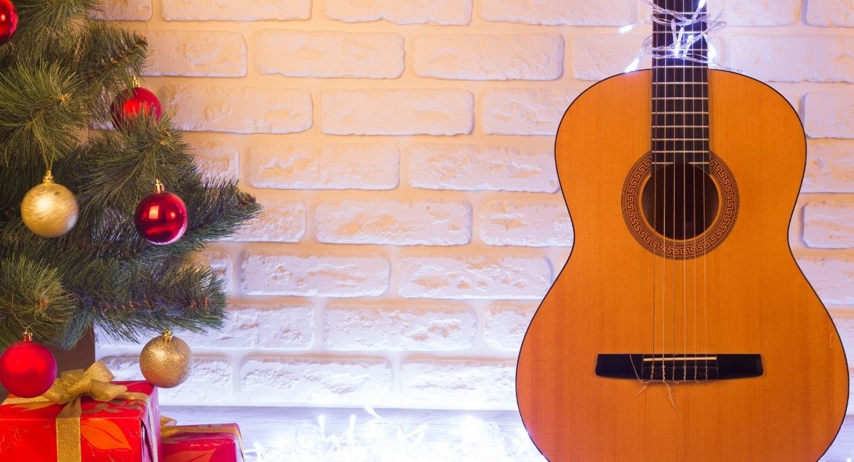 The 10 Best Classical Guitar Christmas Music Books For All Levels